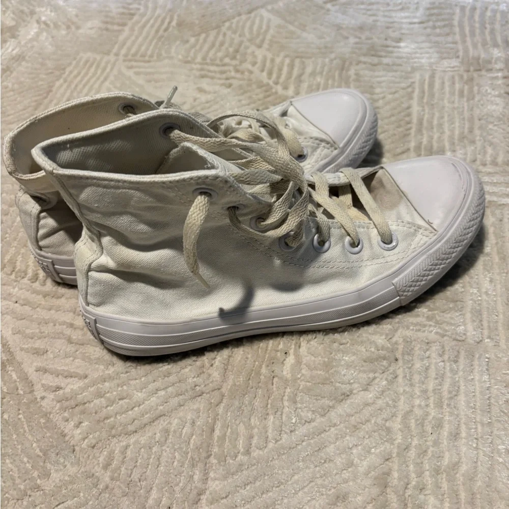 Converse - Picture 3 of 4